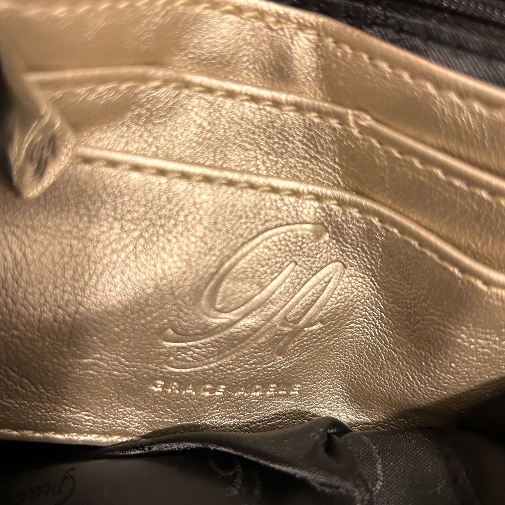 Grace Adele sparkle clutch with removable chain strap! - Picture 4 of 8